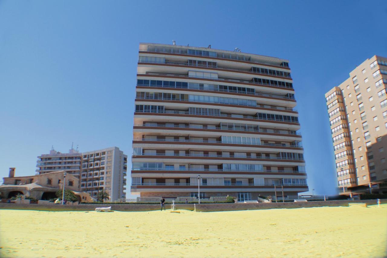 Mareny Blau, primera linea de playa Apartment Bagian luar foto